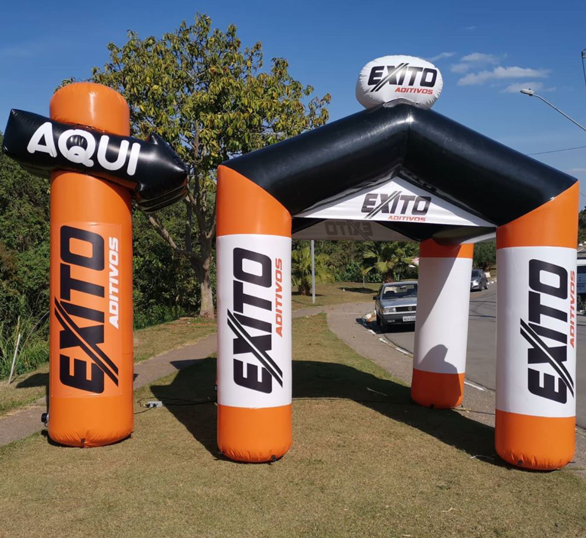 Kit inflavel Totem 3 altura + tenda 3 x 3